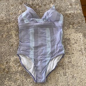 Vineyard vines seersucker suit